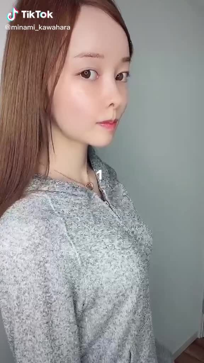 すっぴんから変身🔫🔫おでこ広いって言わないで🥺