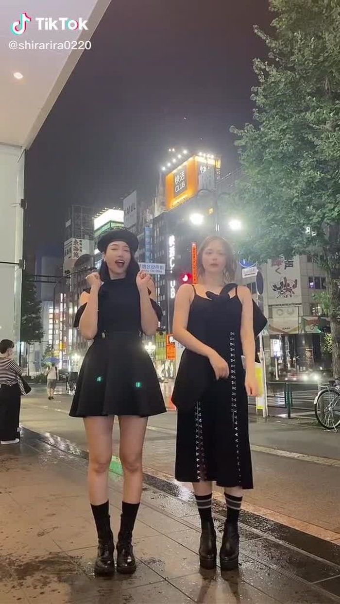 いぐーぞー！！！！#腰ふりダンスのお姉さん