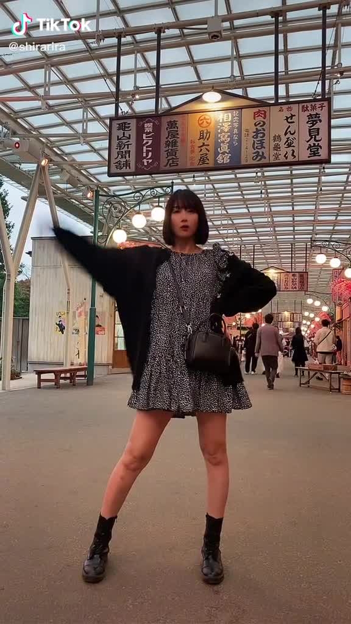 どーこだ？#どこでしょう#腰ふりダンスのお姉さん#白雪りら #ここにも腰ふりお姉さん
