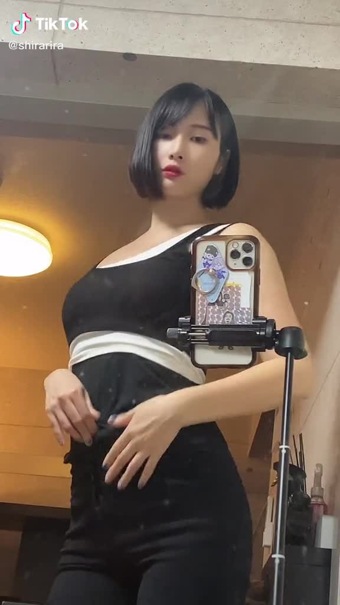 TikTok (ティックトック) で 白雪りら(白雪ちゃん) (@shirarira) の動画を見る