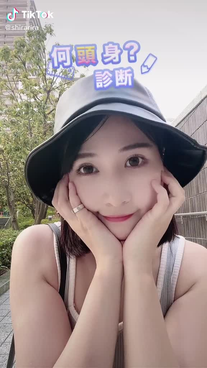 流行ってるやつ#腰フリで#頭身診断 #外だったから蚊に刺された#白雪りら#おすすめに載りたい #おすすめのりたい #痒い