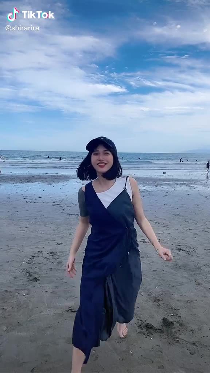 新衣装で海！#コールドホワイト