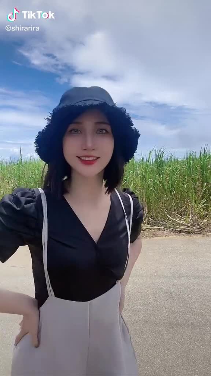 バカ殿さま意識です#コールドホワイト #腰ふりダンスのお姉さん