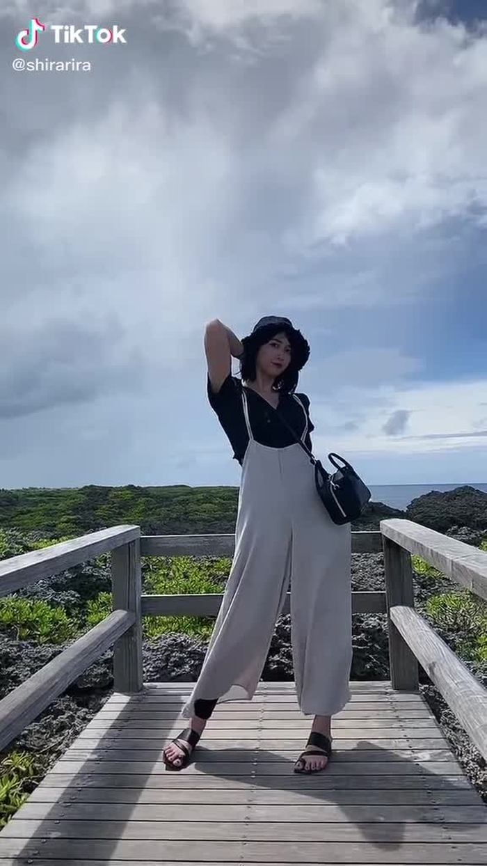 帽子の行方…#白雪りら#腰ふりダンスのお姉さん