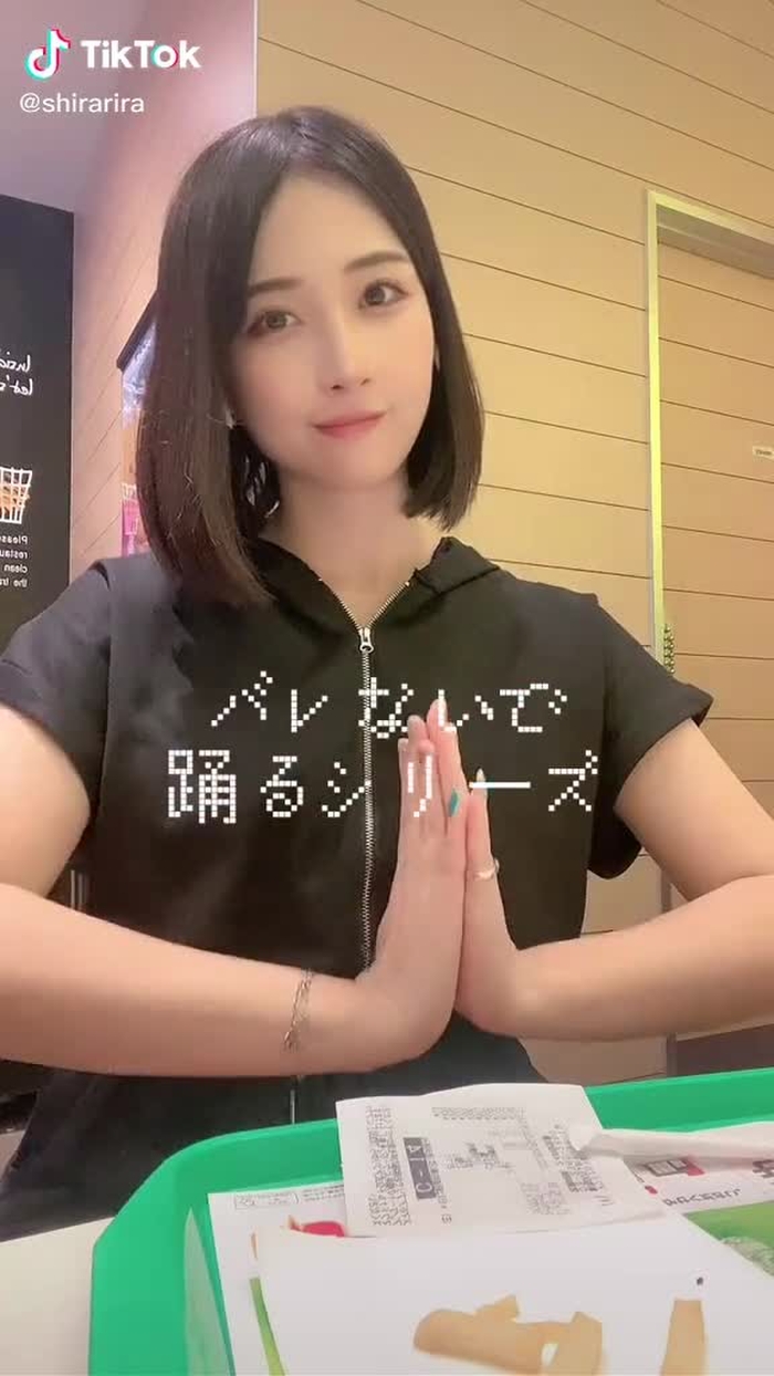 右側の人と目があうのが気まずいけど踊る#ベルメイク