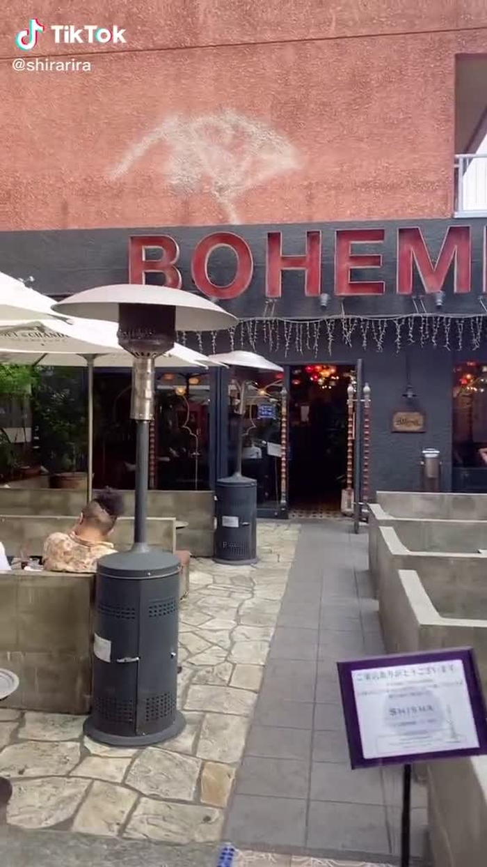 渋谷のＢＯＨＥＭＩＡさんに来たよ！#腰ふりダンスのお姉さん #りらちゃんの日常