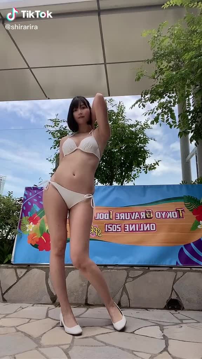 おしりフリフリダンス#今動画で細くないって言われてますが#私って細くないのかな#おすすめのりたい
