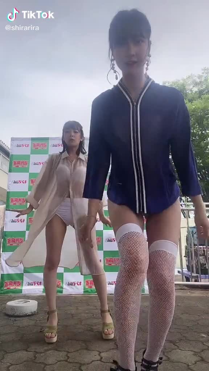 後ろ下がる時の動き好き！楽しかったね〜ふふふ#腰ふりダンスのお姉さん #おすすめのりたい #まりこ#とある科学の超電磁砲