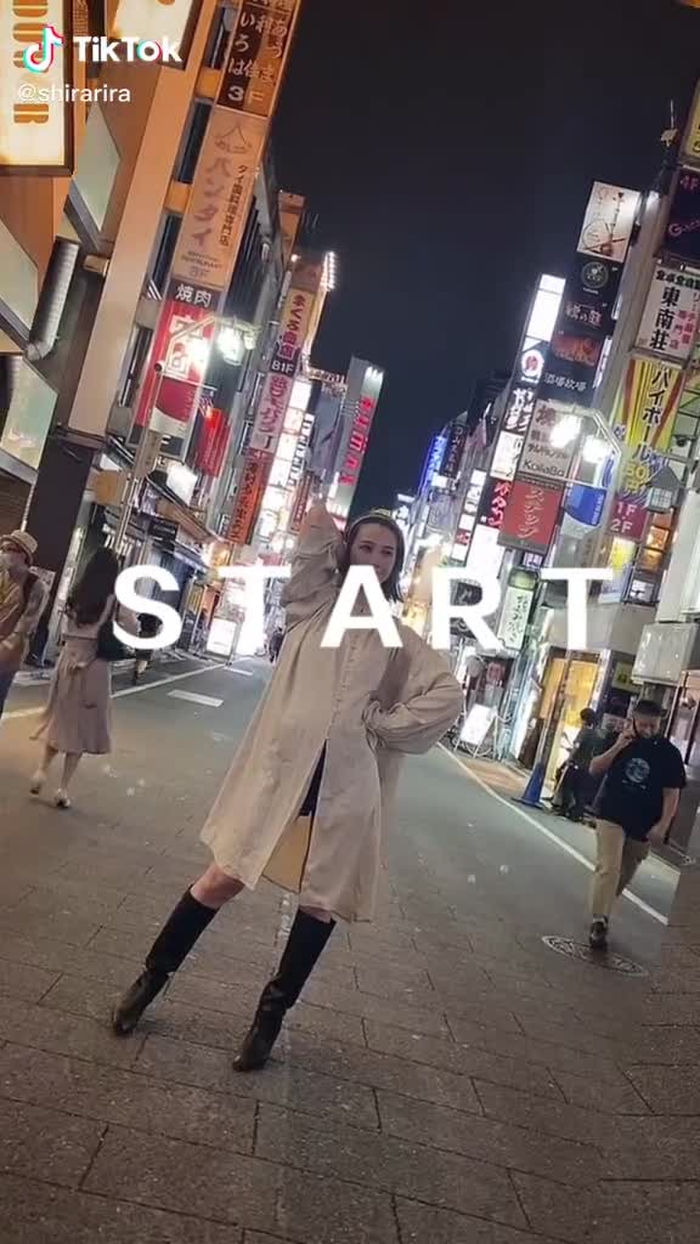 バグってるダンス#腰ふりダンスのお姉さん