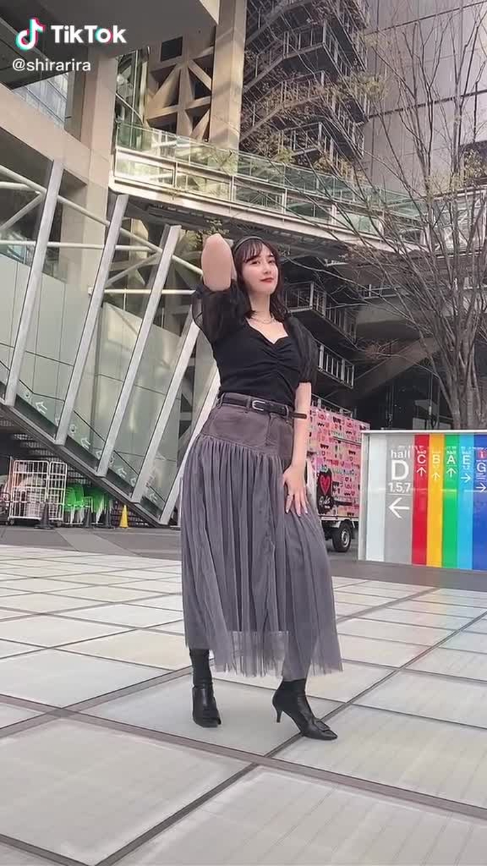 この時の服も好きなお尻フリフリお姉さん#おすすめに載りたい #おすすめのりたい #どこでしょう