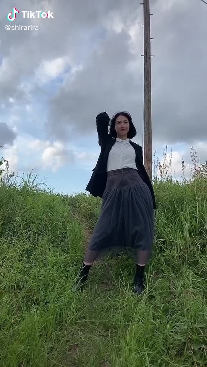 知らない人入ってきた2#腰ふりダンスのお姉さん #おすすめに載りたい #おススメに載りたい #おすすめ載りたい @aimicat424 #ネタバレ