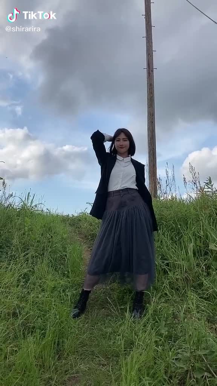 知らない人が入ってきた#腰ふりダンスのお姉さん #おすすめ載りたい #おすすめに載りたい #おススメに載りたい