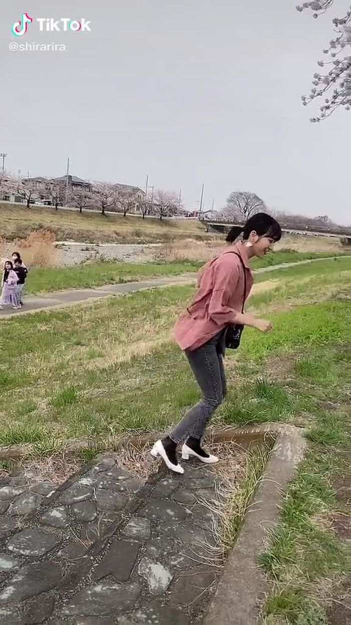 なんか走り方やばい人だった#おすすめのりたい #お姉さんの日常