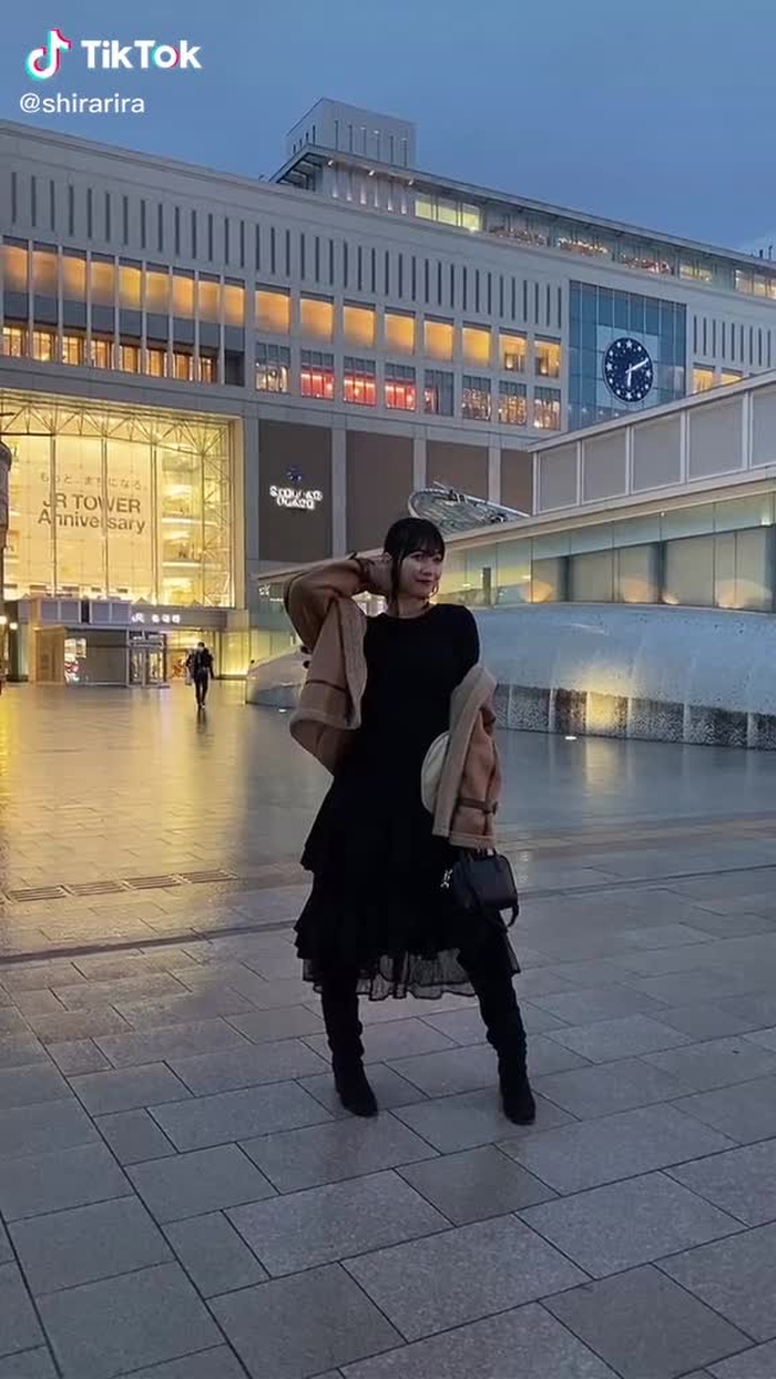 とある場所で腰フリダンス#おすすめのりたい #どこでしょう#どこでもチャレンジ#おすすめに載りたい