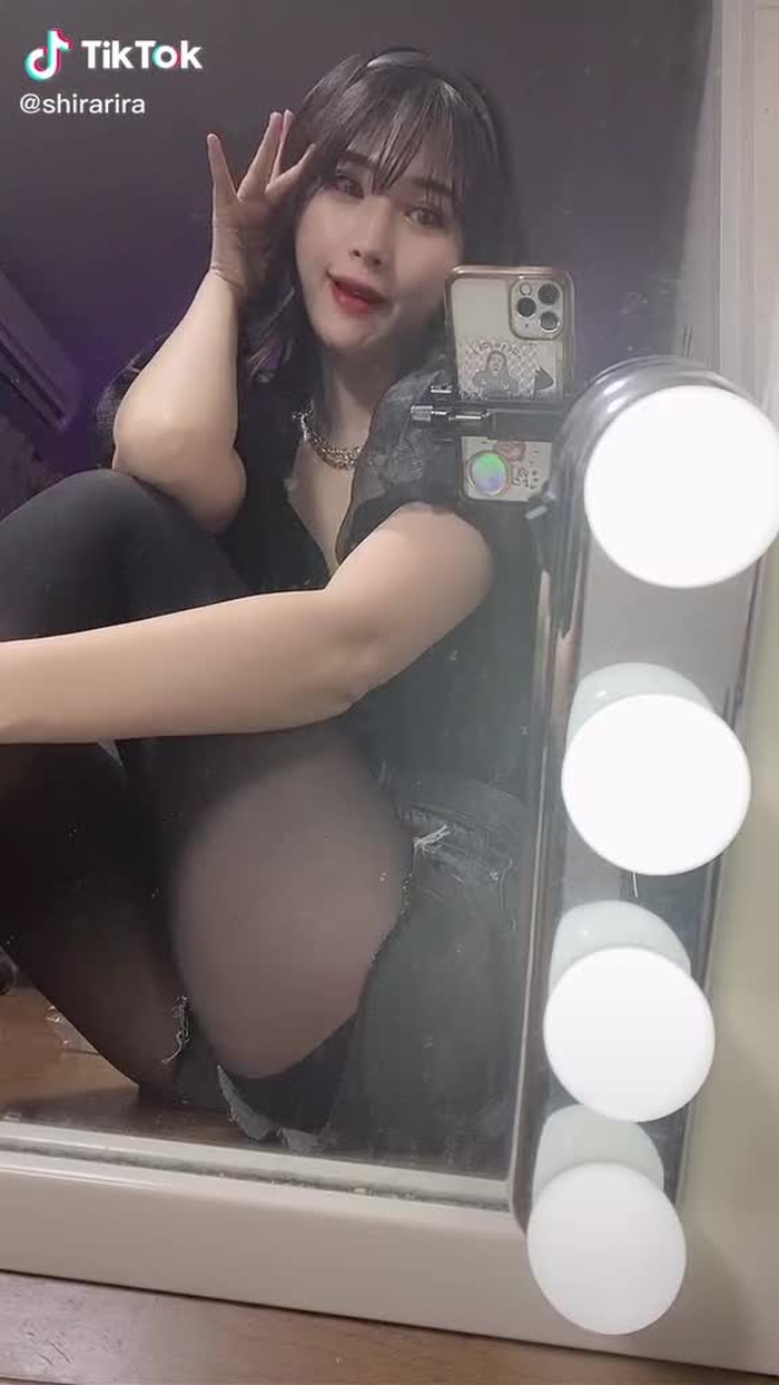 むちむちなのも好き？#タイツ#腰ふりダンスのお姉さん #おすすめに載りたい#おすすめ載りたい#おすすめにのりたい#おススメに載りたい