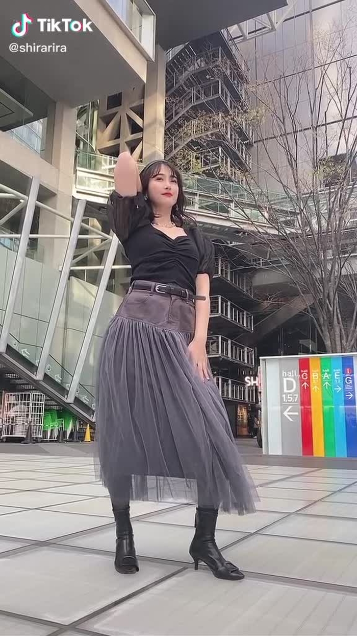 腰フリお姫様👸#どこでしょう#誰に会うでしょう#東京だよ@naccy0112 撮影#おすすめのりたい