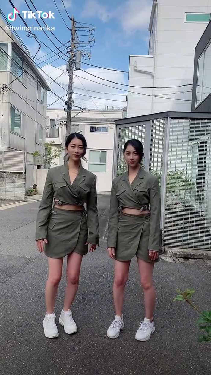 全体アングルで😚✨✨#twins #双子 #쌍둥이 #おそろコーデ