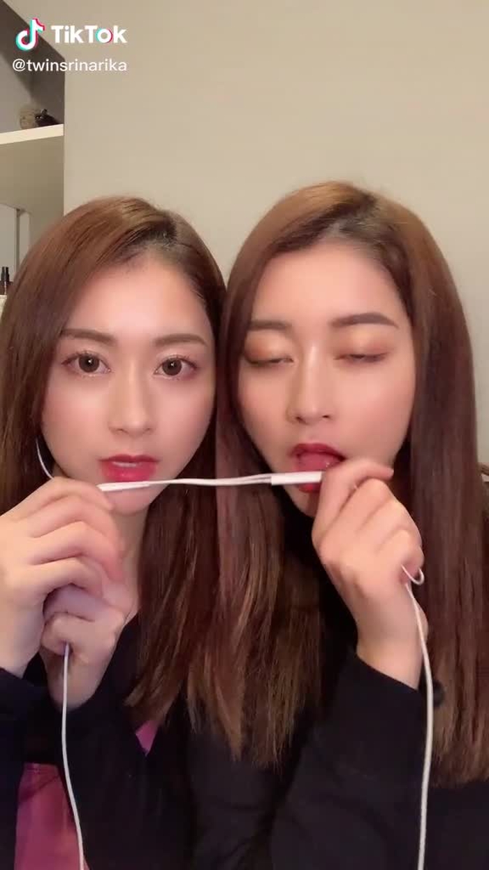 TikTok (ティックトック) で TWINSりなりか (@twinsrinarika) の動画を見る