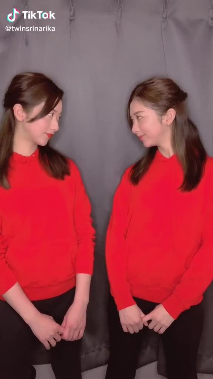 #こし振りダンス #tiktokバレタイン #りなりか#TWINS #双子
