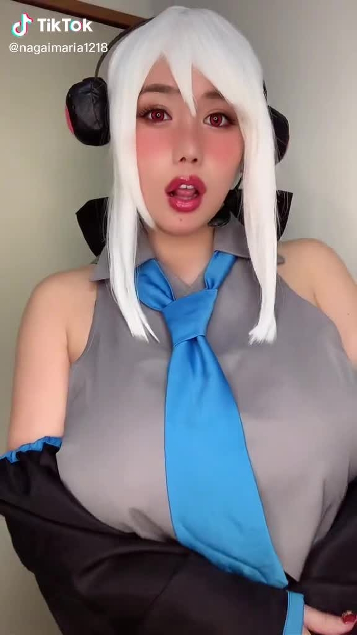 ヨワネハクのコスプレをしてみたよん💕#へんたい #日焼けしちゃった #酔っ払いメイク