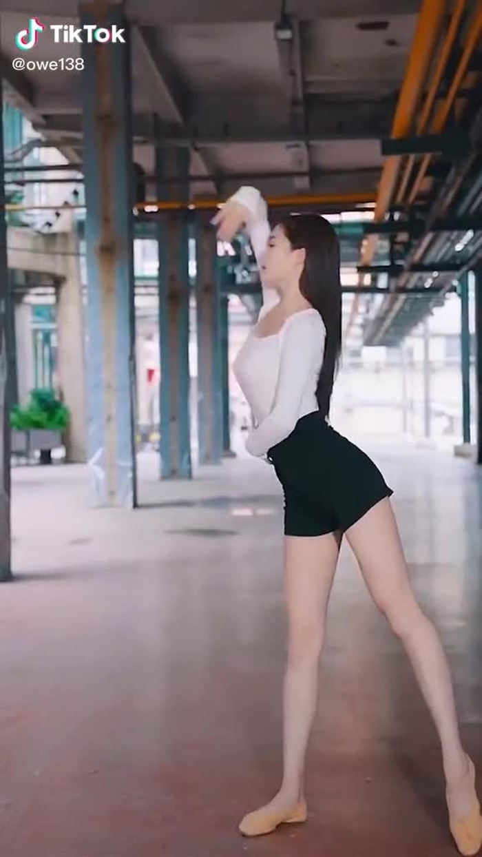 #model #tiktok #beauty #fyp #girl #dance 6