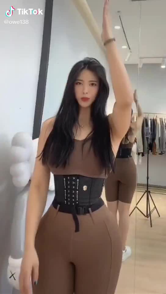 Double-click the phone screen to take a screenshot🥰🥰🥰🥰#model #tiktok #beauty #fyp #girl #duet