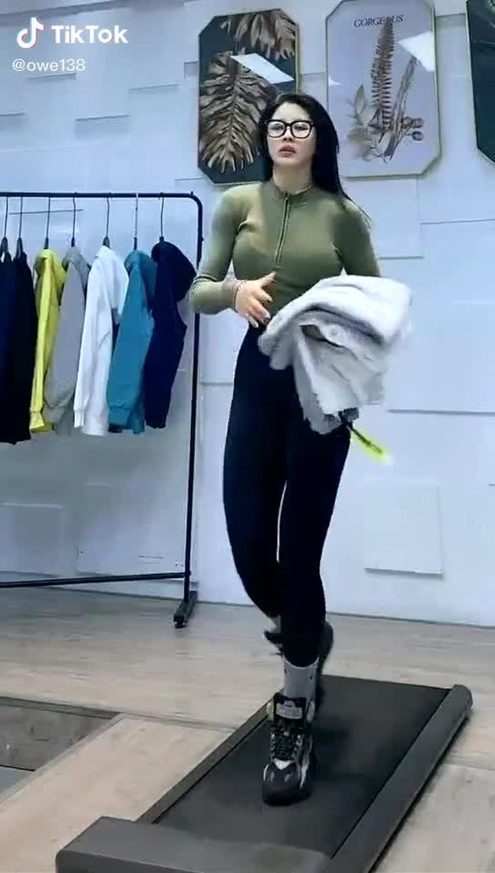 #model #tiktok #beauty #fyp #girl #dance #duet #bridgerton #opiobsessed #perfectgifts #foryou