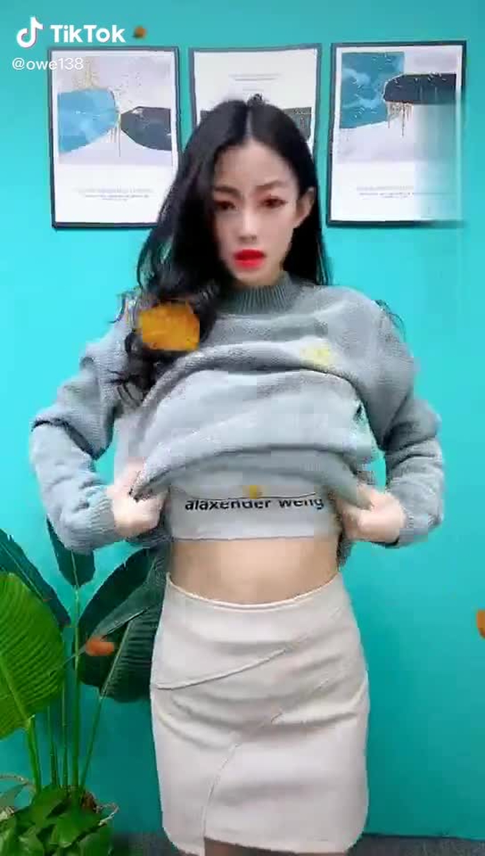 Would you like to take me home for Christmas?👙👙👠👠😍#duet #model #tiktok #christmas #fyp #girl #beauty
