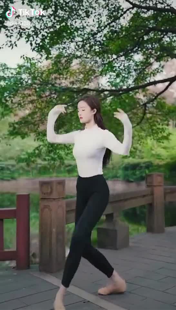 #duet #model #dance #girl #fyp #beauty #tiktok #foryou