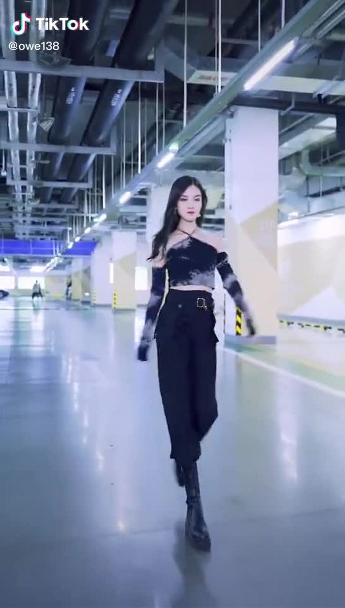 #beauty #model #dance #girl #fyp #tiktok #foryou 44