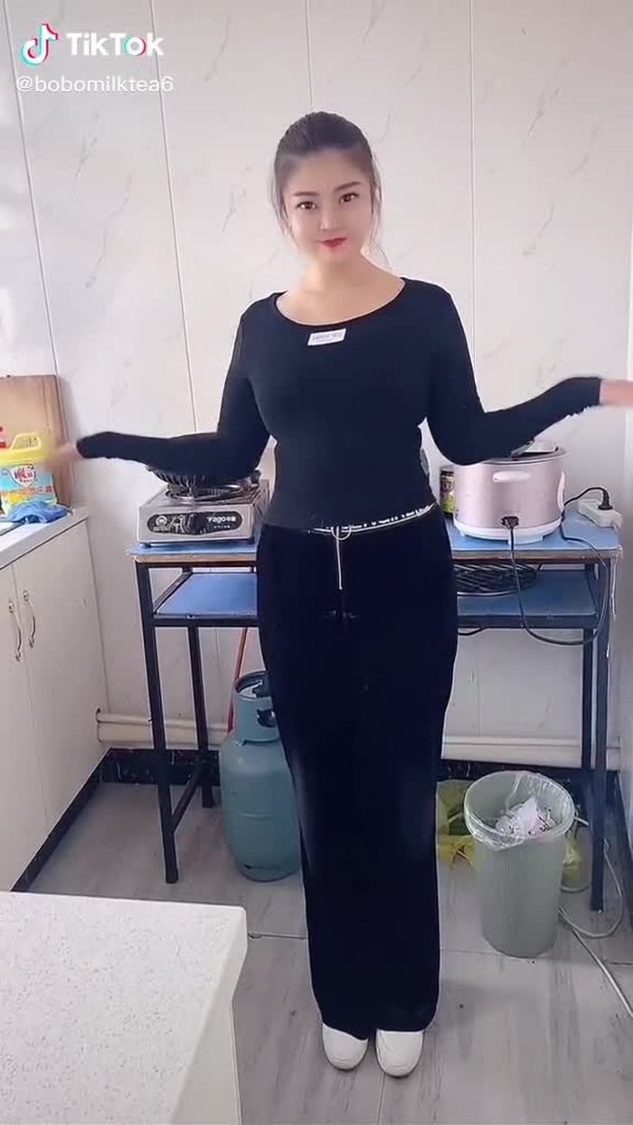 在家无聊，随便跳跳舞#跳舞女孩 #跳舞日常