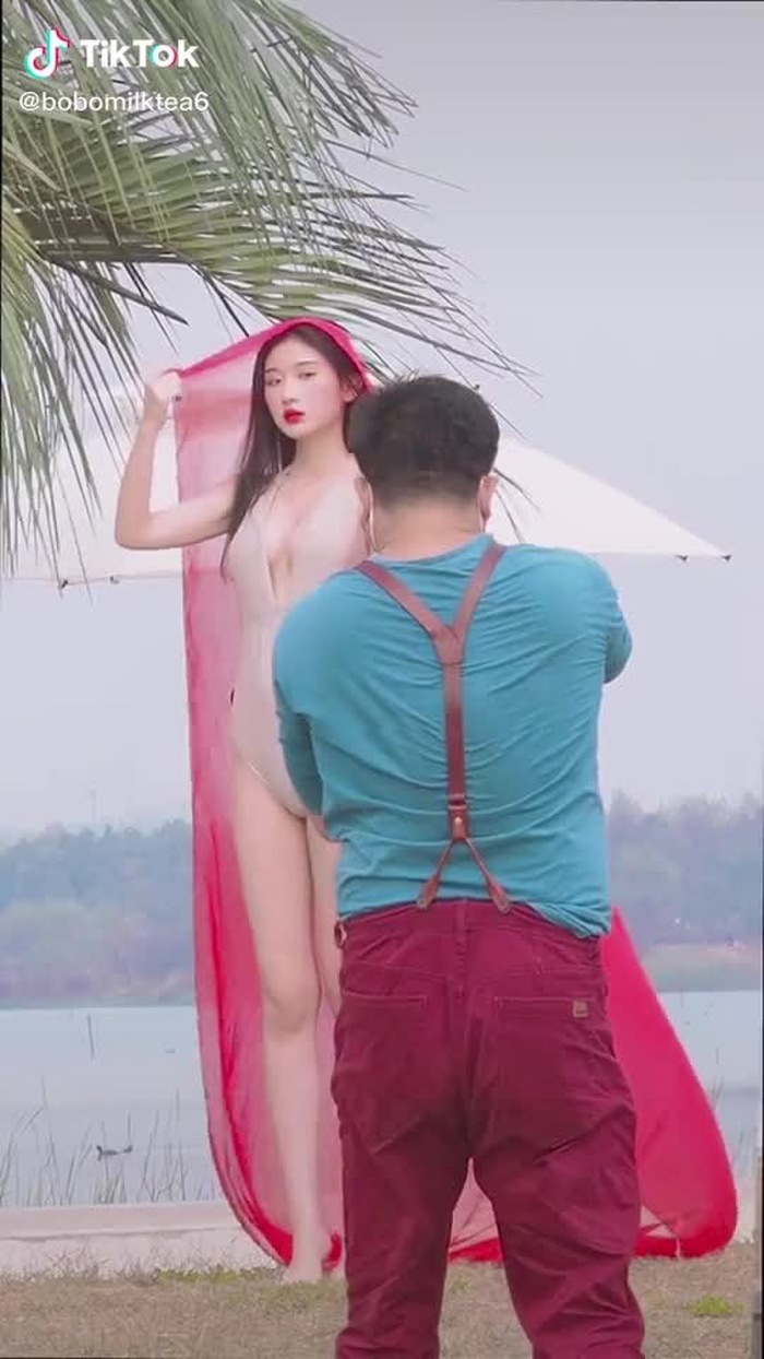 出来陪写真照，有偶遇的嘛？#写真 #街拍美女