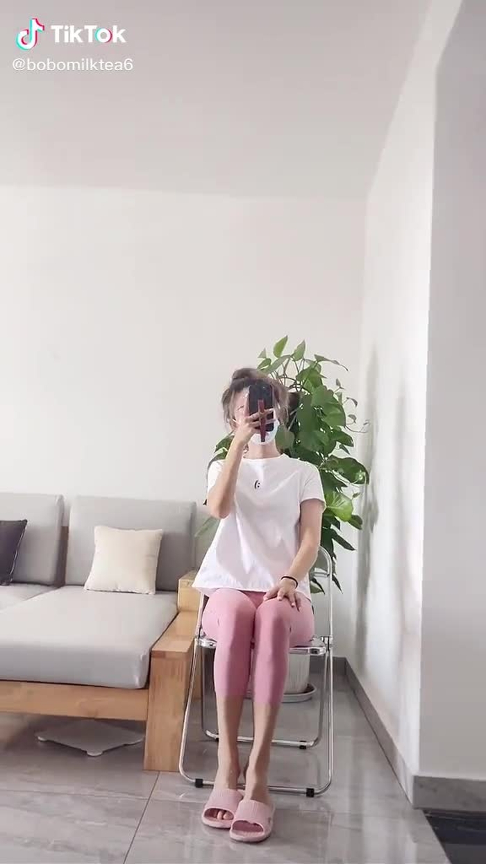毫无运动痕迹，白运动了。#大长腿来袭 #黑丝长腿