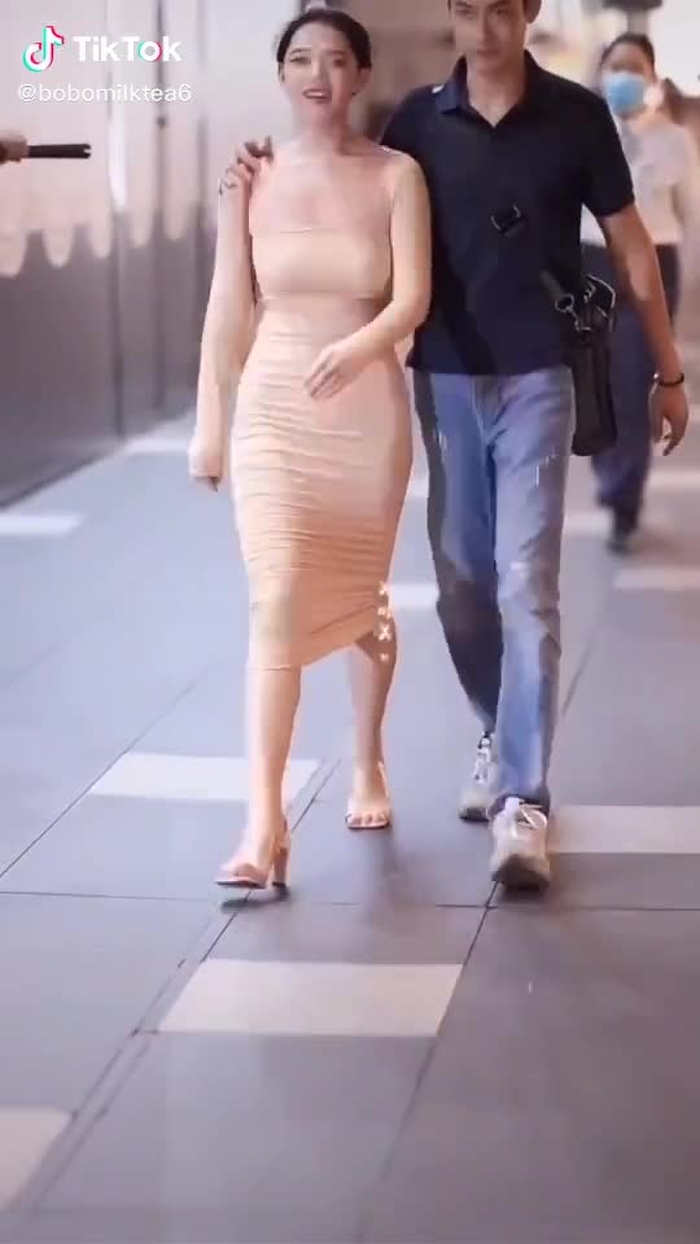 你们觉得中国哪个城市的女孩最敢穿呢？#街拍