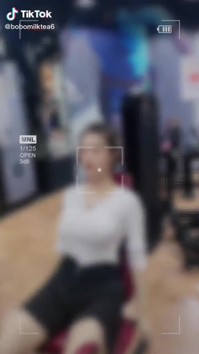 一个人，一首歌，自己一个人健身，提高自己#健身女孩