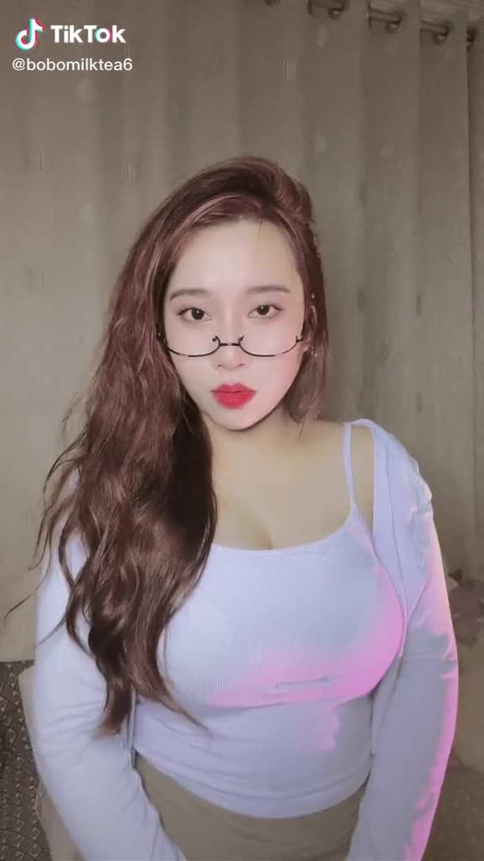 小鱼❤主页关注我 (@bobomilktea6) on TikTok 18