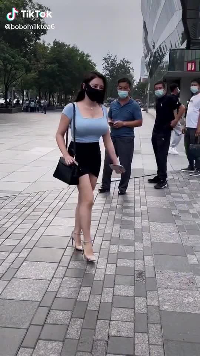 #街拍 #街拍美女 #微胖女孩