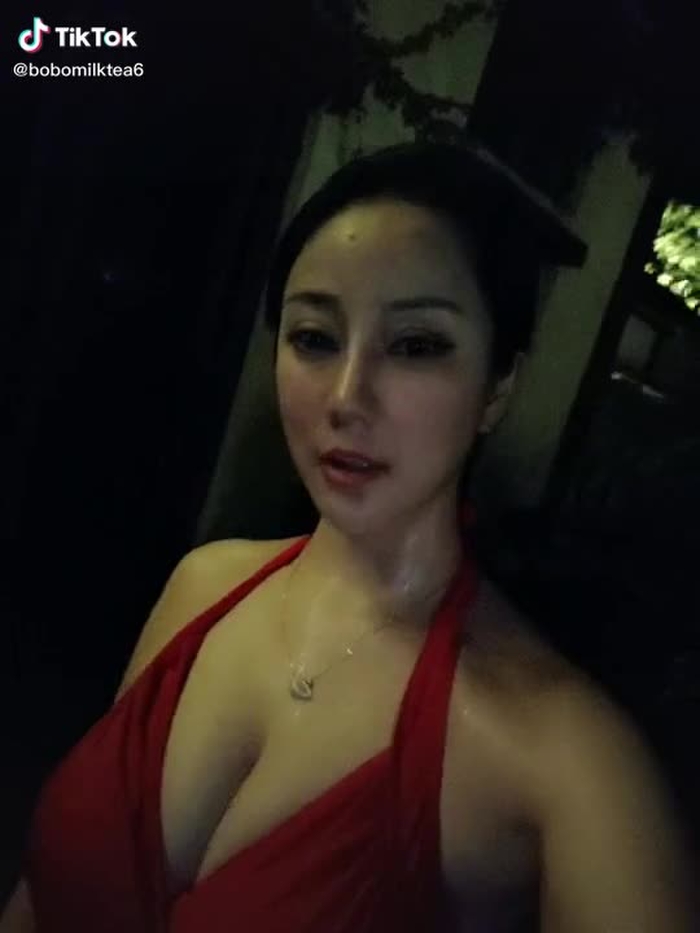 半夜热死了，有一起兜风的嘛