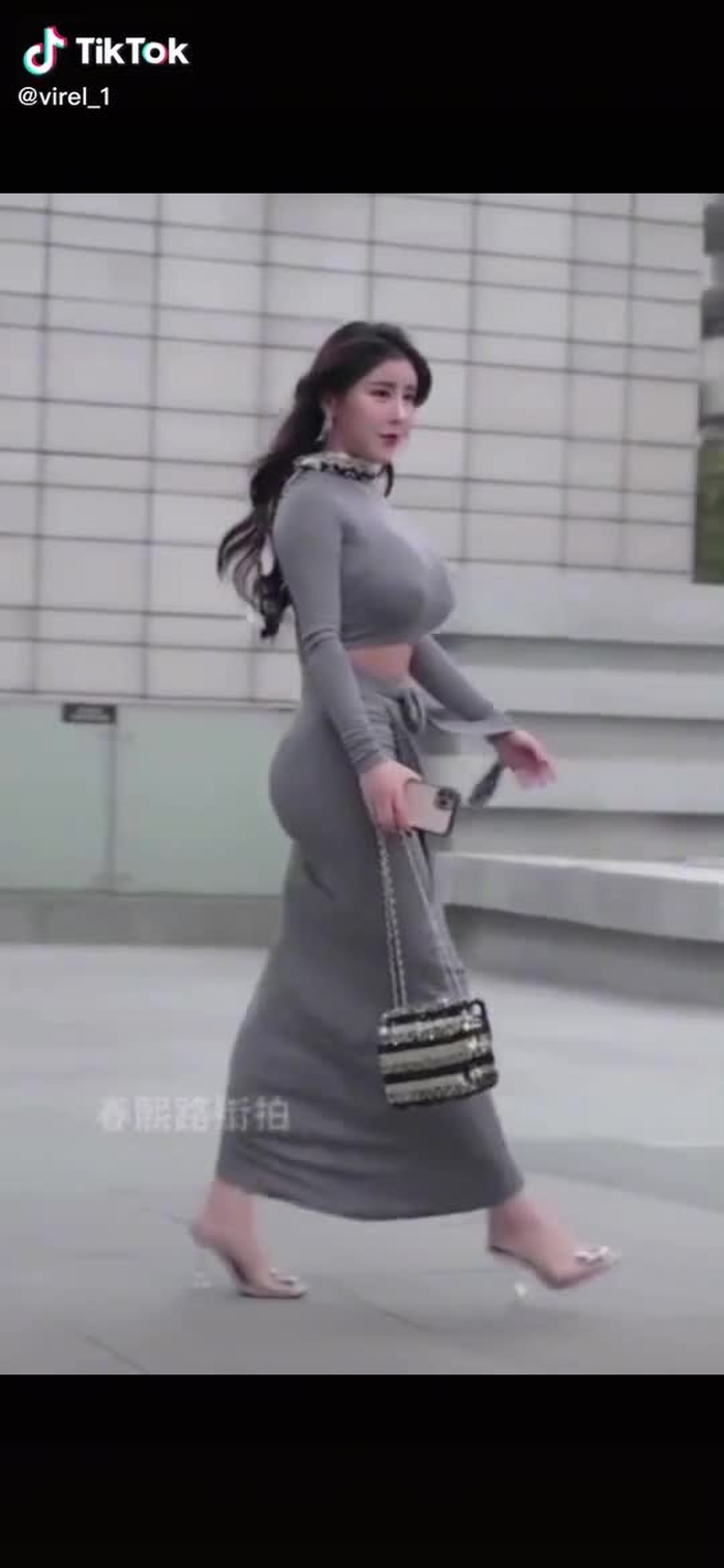 🥰🥰🤷‍♀️🧏‍♀️