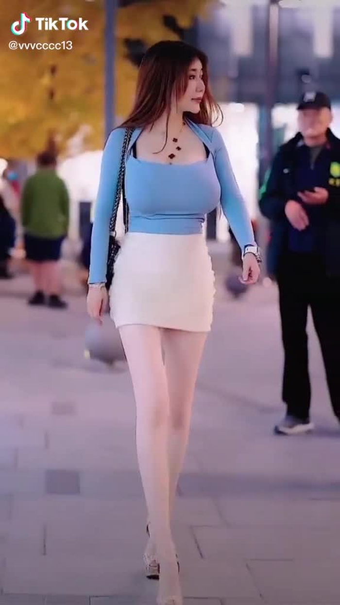 #gaixinh #foryou #fashionweek #Busty #豐滿美女 #豐滿 #fpy #上推薦通知我