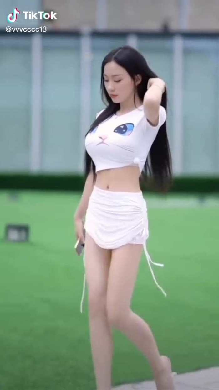 #豐滿 #豐滿美女 #街拍美女 #Busty #上推薦通知我 #gaixinh #fashionweek