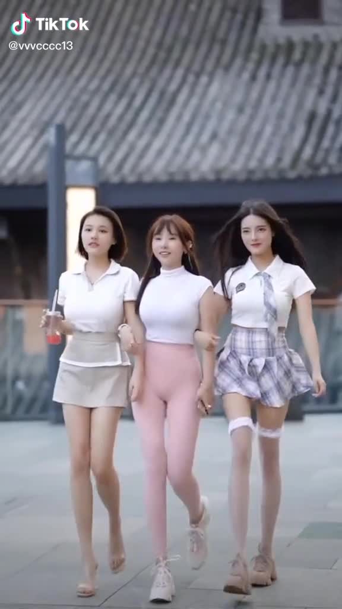 #fpy ##Busty #豐滿美女 #豐滿 #上推薦通知我 #gaixinh 你更喜歡哪個？