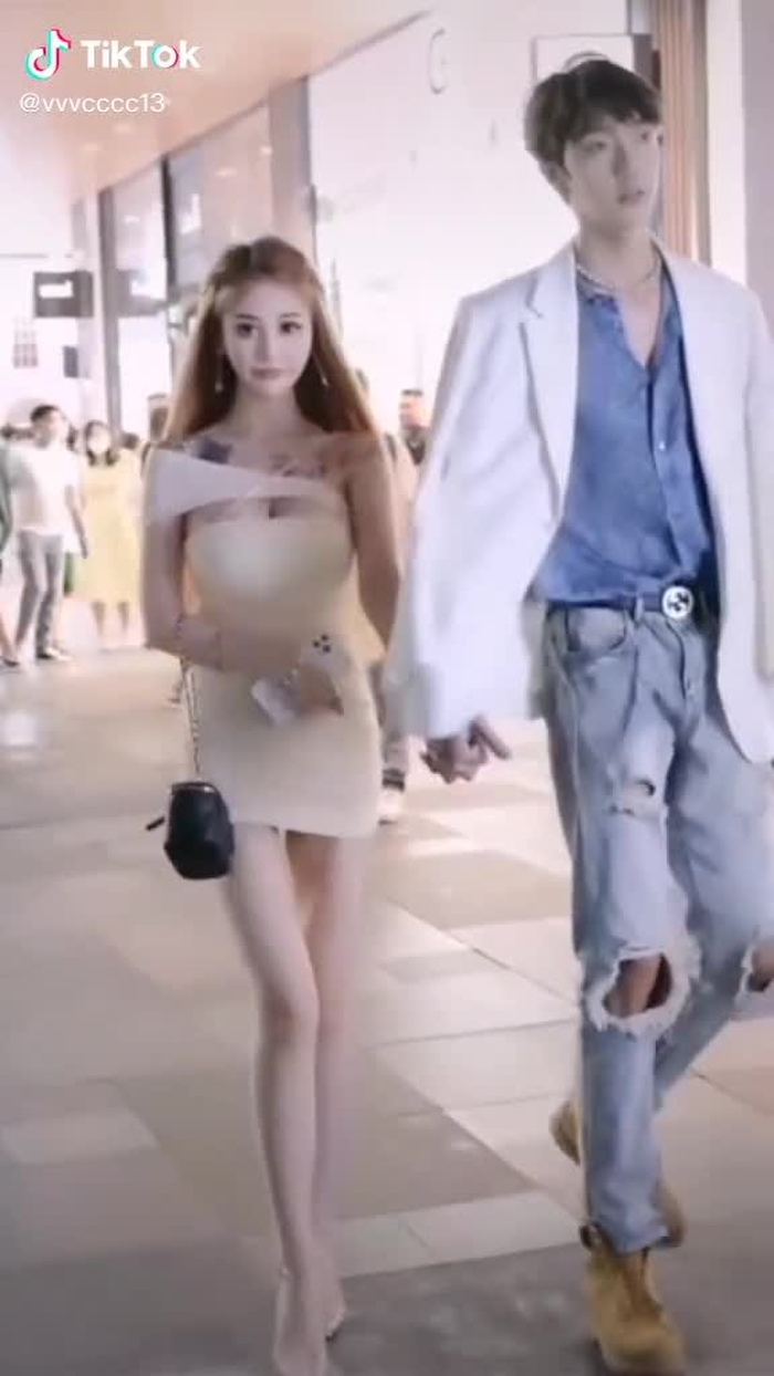 #自娛自樂 #豐滿 #上推薦通知我 #fashionweek #大長腿 別人家的女朋友，這麽漂亮