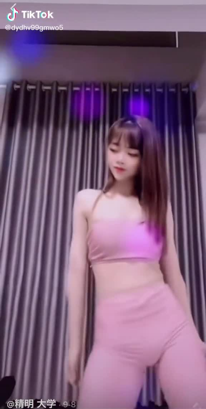 E yêu màu hường.   #gaixinh