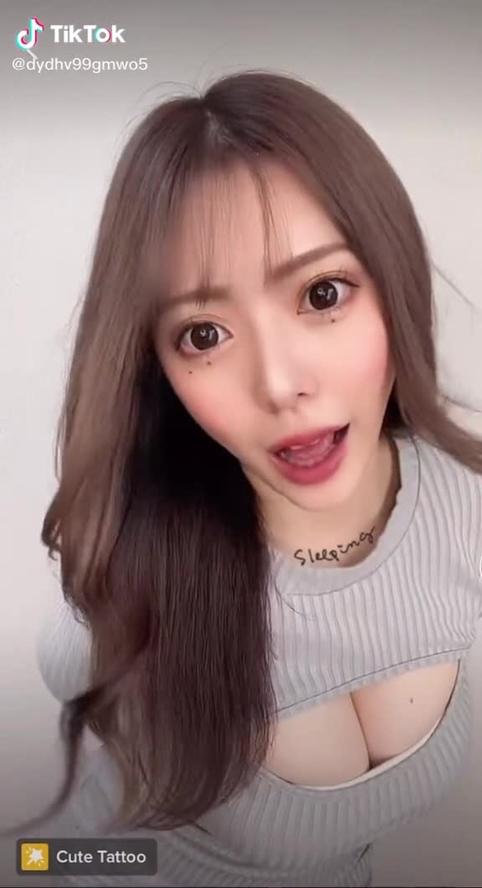 Chỉ nhìn nốt ruồi thôi nha các bác.  #gaixinh