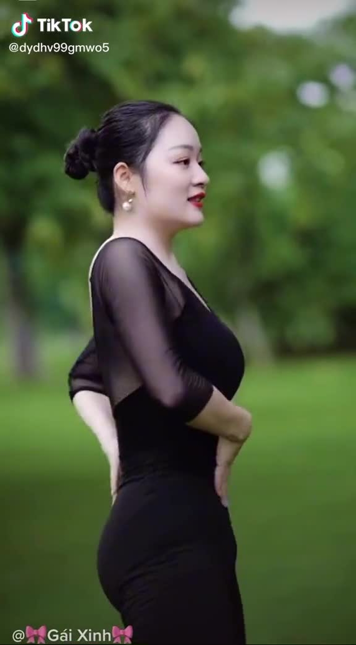 Vitamin buổi tối.  #gaixinh 1