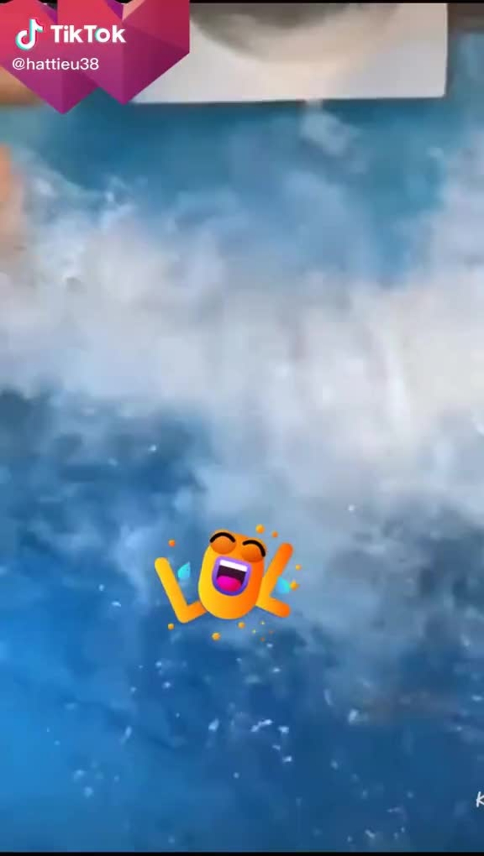 Chơi gì kì🤣🤣🤣🤣