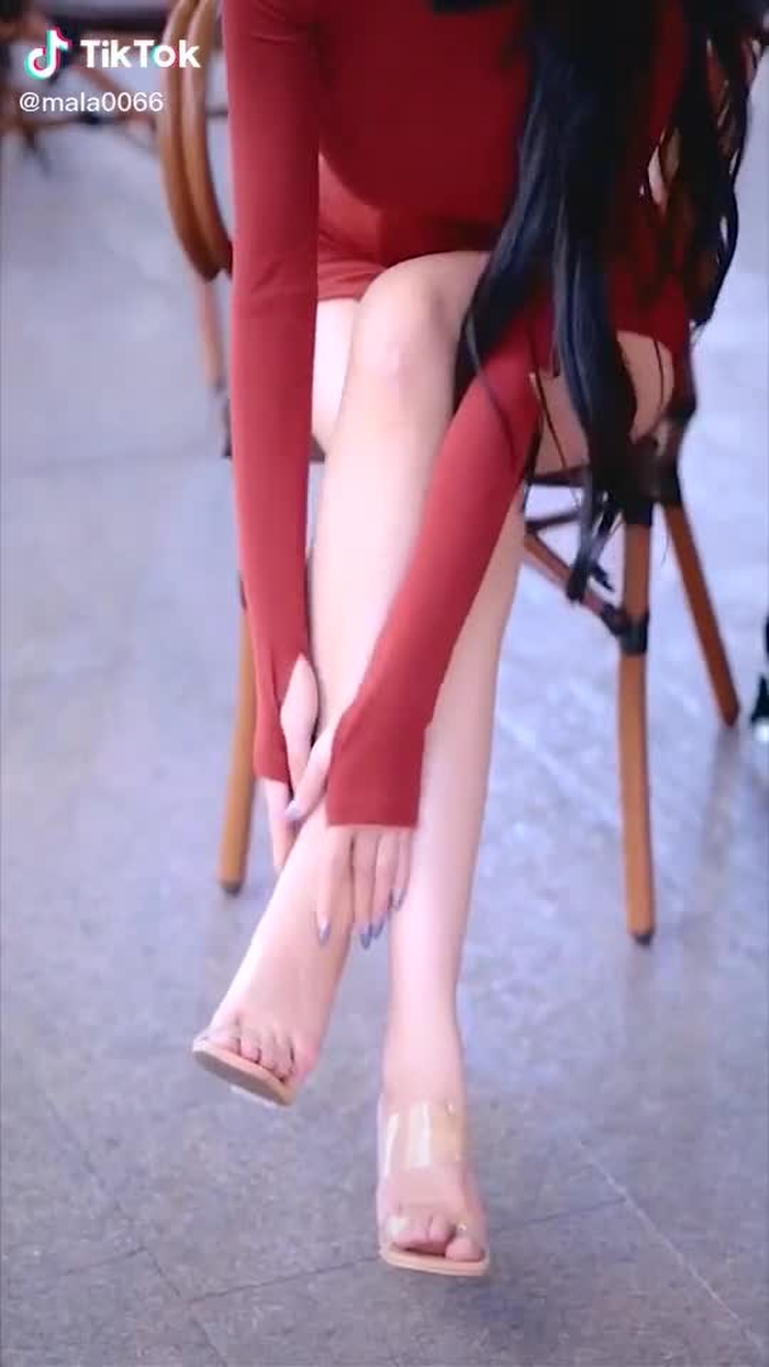 #streetshot #beautiful #girlfriend #leg