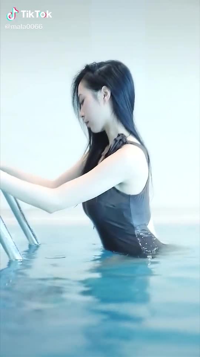 Wow 😮 #beautiful #girl #fyp #foryou #swim #fleshlove