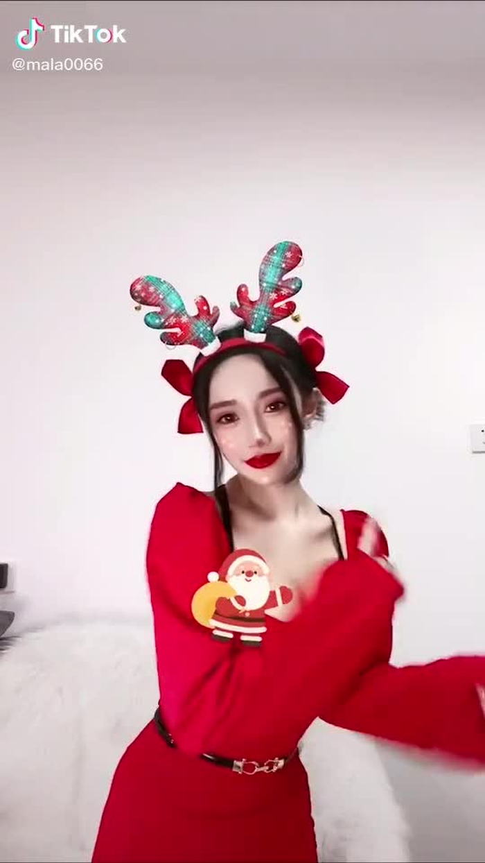 Hi 😇#christmas #beautiful #girl #fyp #foryou